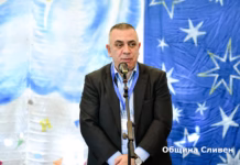 Стефан Радев с поздрав към творците и служителите на кукления театър в Сливен Кметът на Сливен Стефан Радев говори на официално събитие на Община Сливен.